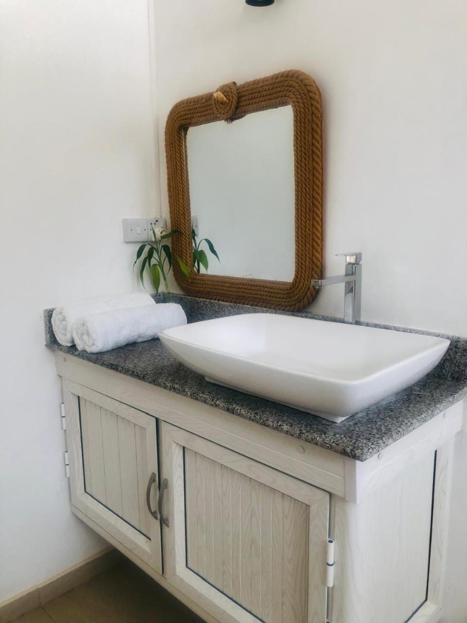 Lavender Hotel Le Morne Room photo