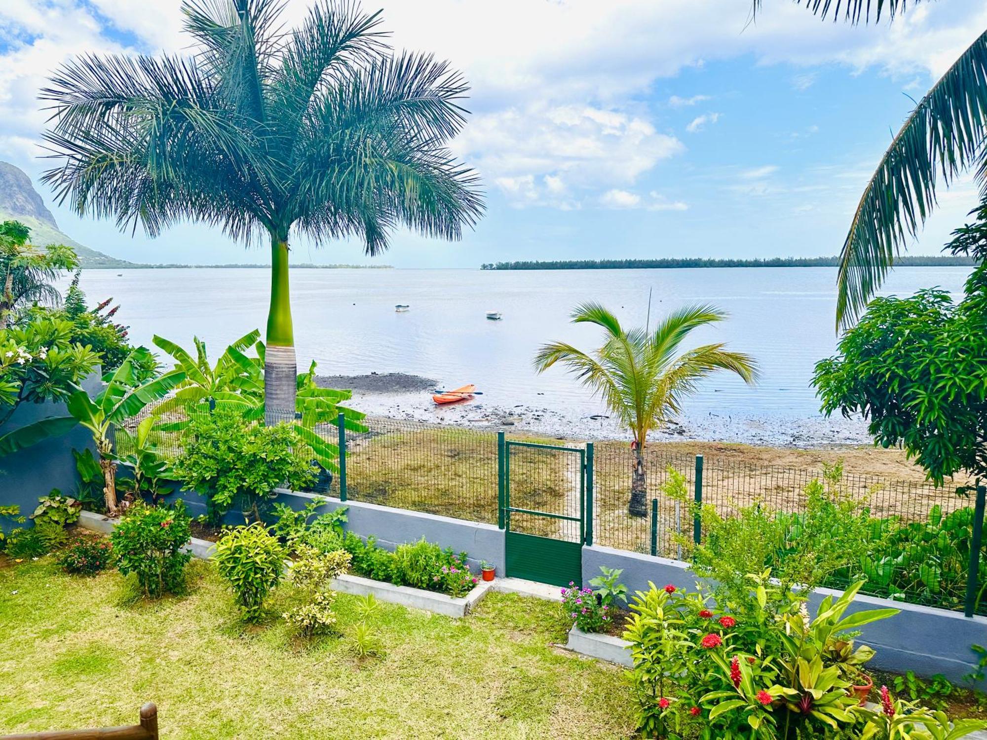 Lavender Hotel Le Morne Exterior photo